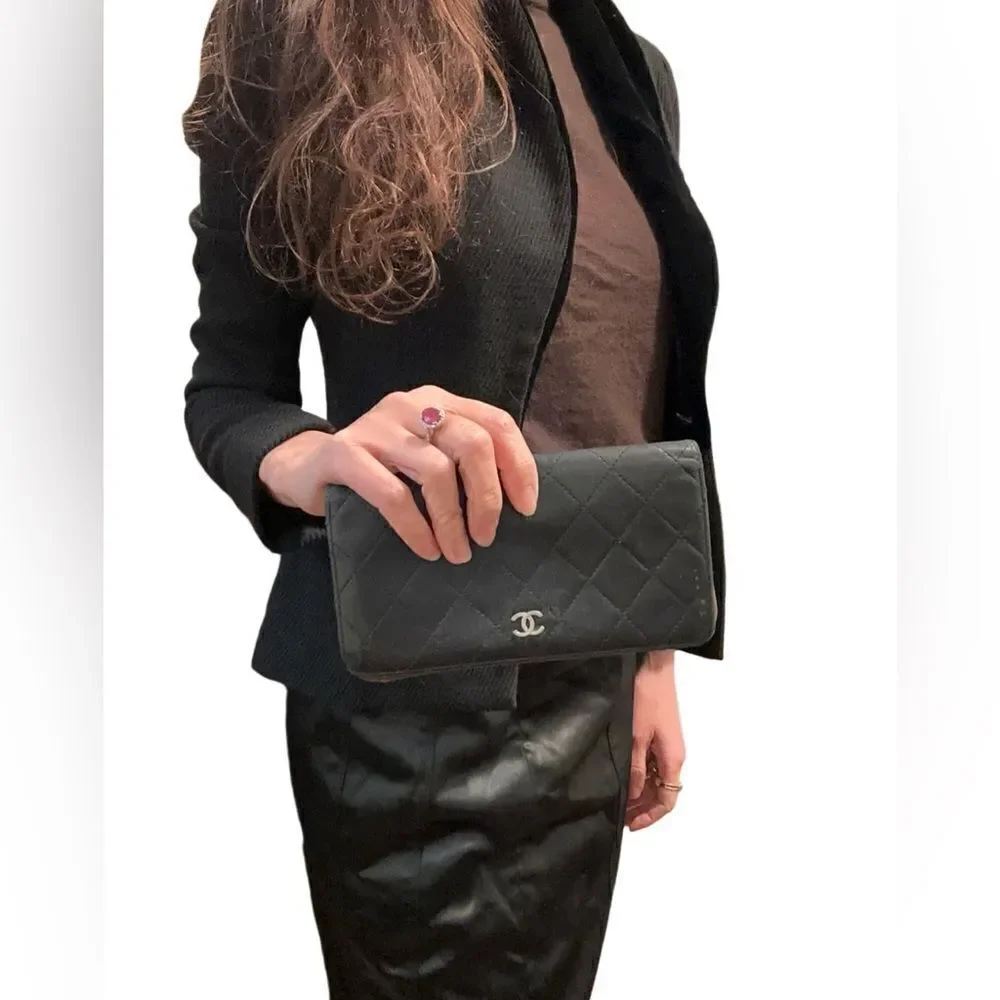 Chanel quilted leather wallet